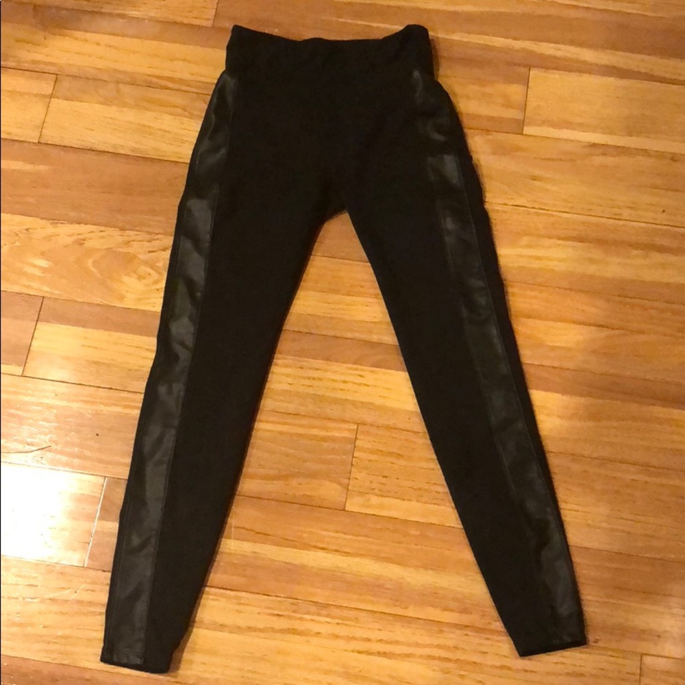 Athleta class to town leggings